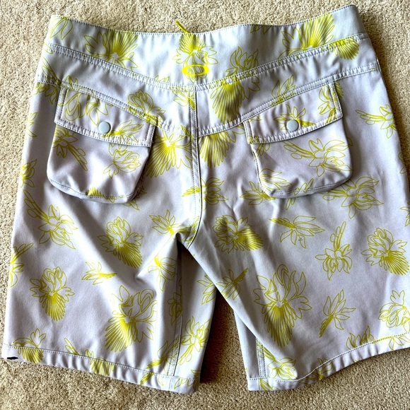 Oakley shorts - Picture 2 of 8